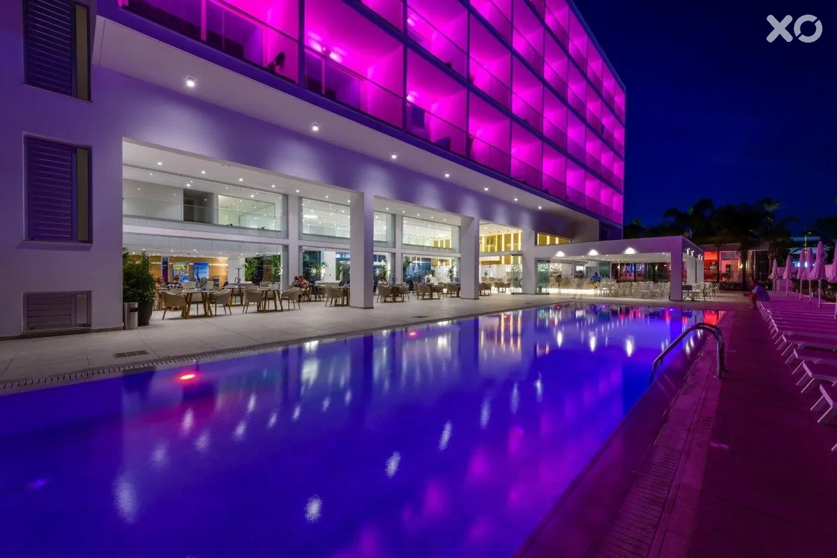 Seasons Tasia Maris Hotel