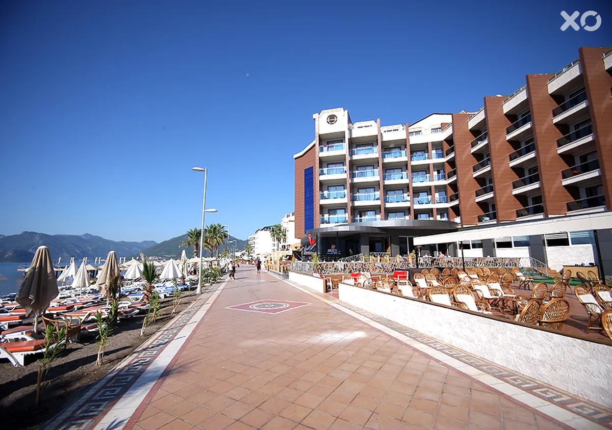 Point Beach Hotel