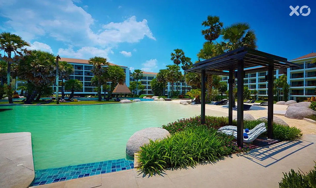 Naithonburi Beach Resort