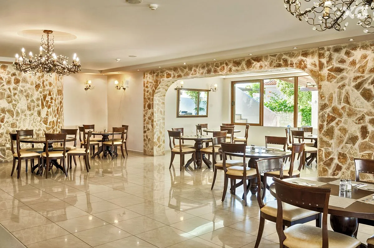 Adelais Hotel