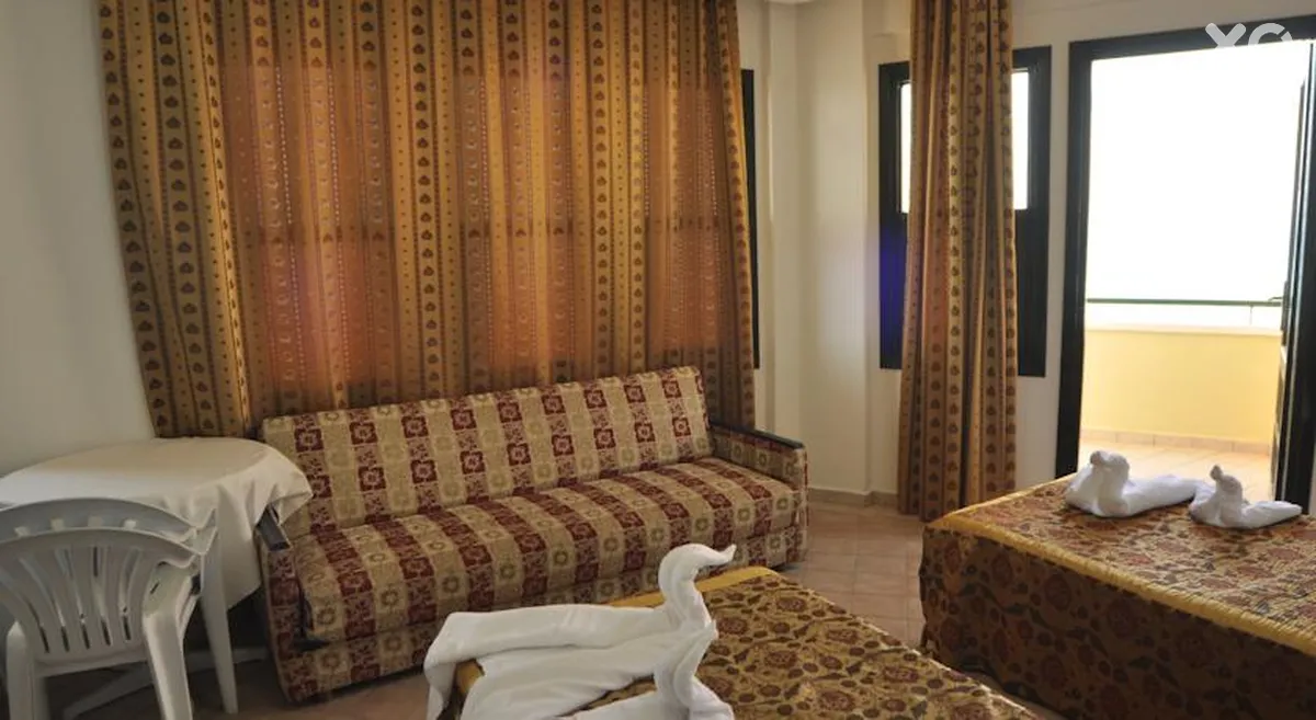 Gold Twins Family Beach Hotel