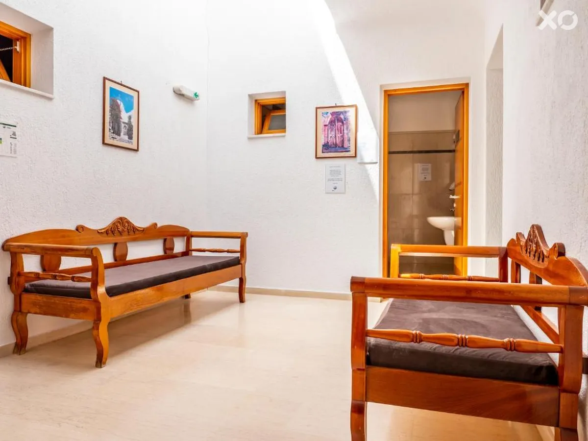 Alikes Suites & Studios