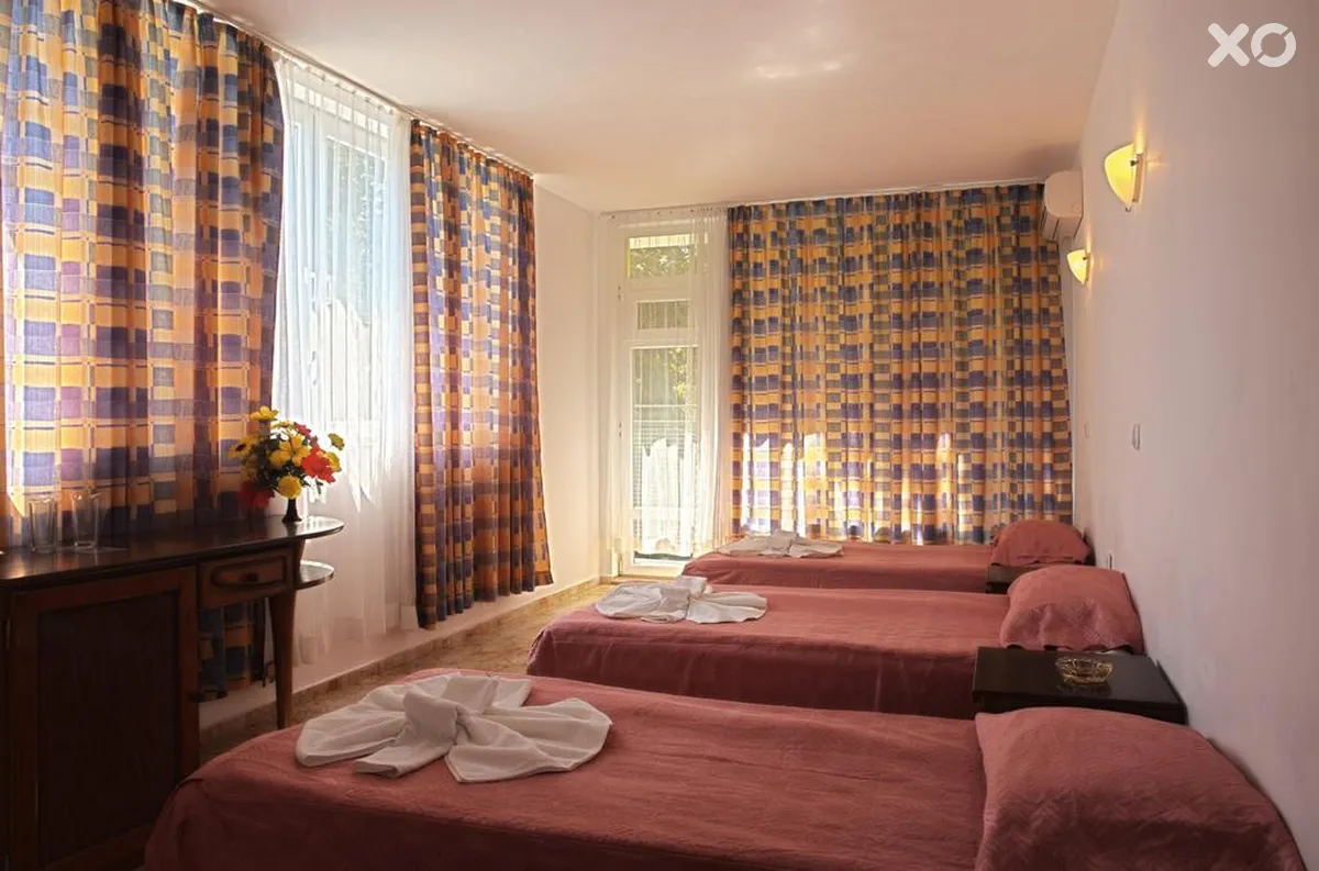 Sunny Varshava Hotel