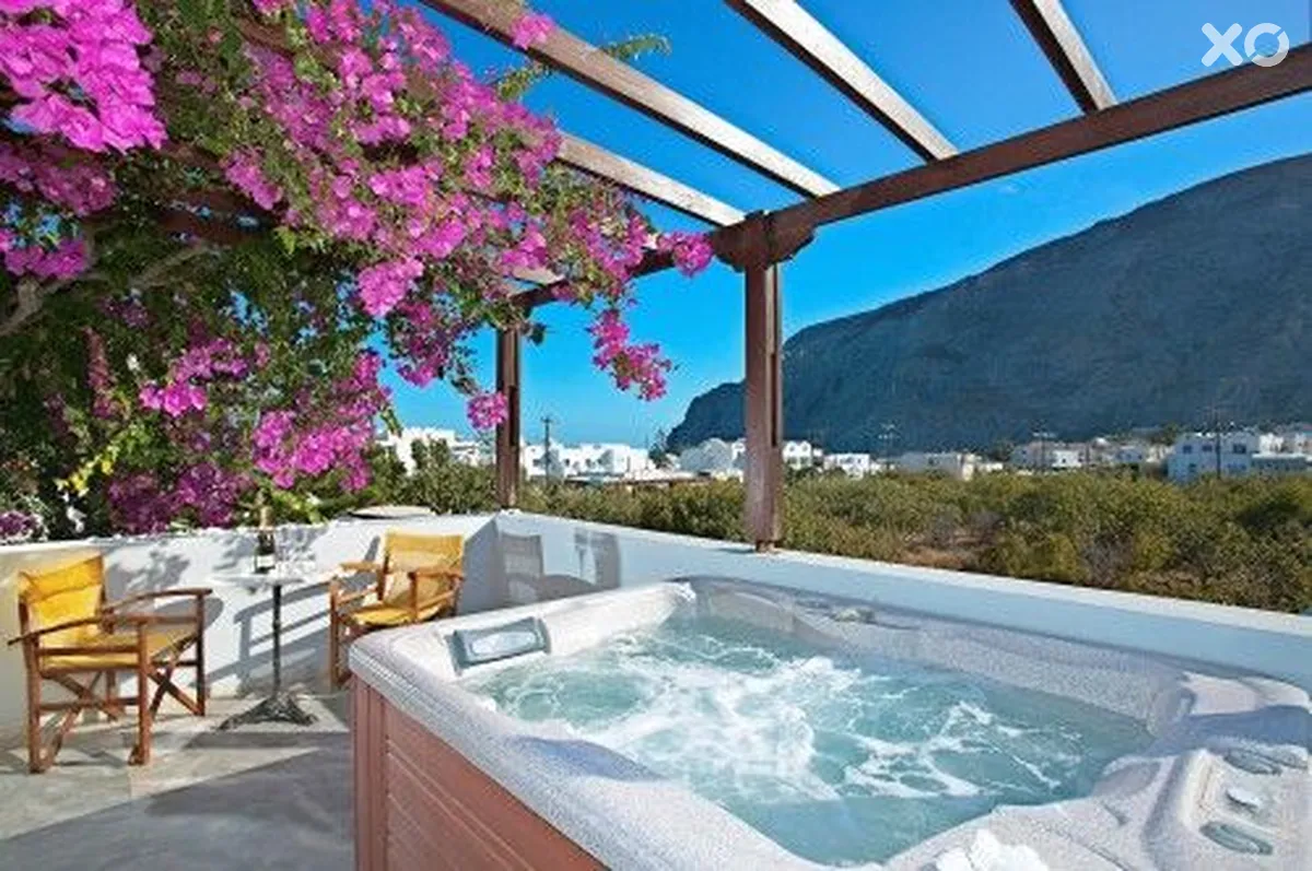 Black Sand Apartments