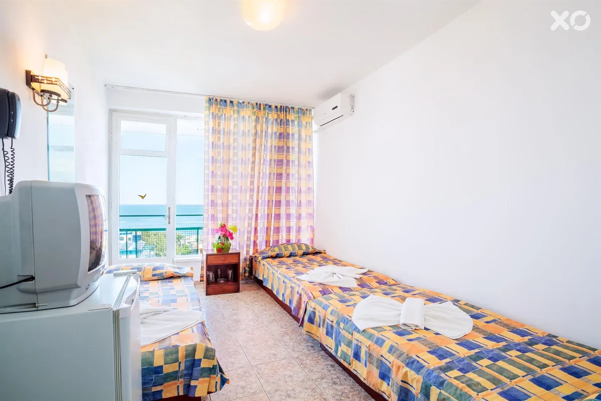 Sunny Varshava Hotel