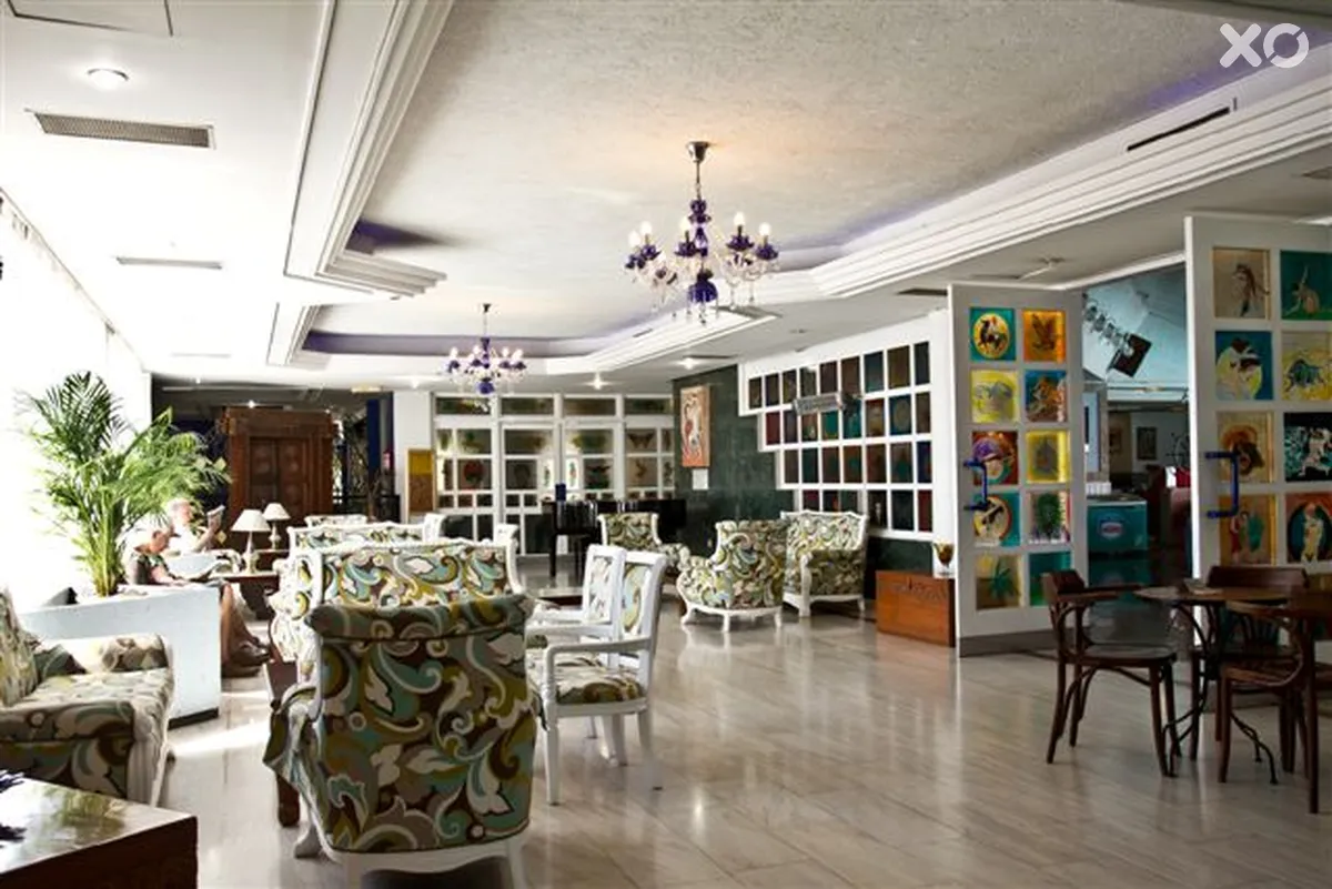 Nereus Hotel