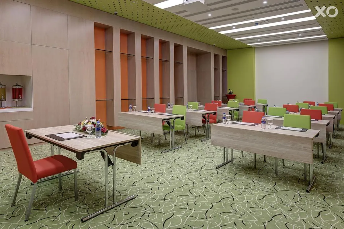 Al Khoory Atrium Hotel
