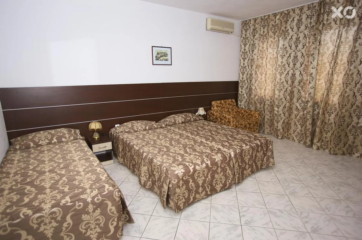 Zora Hotel