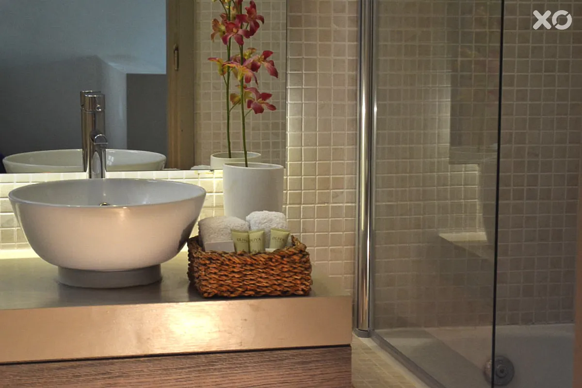The Bay Hotel & Suites