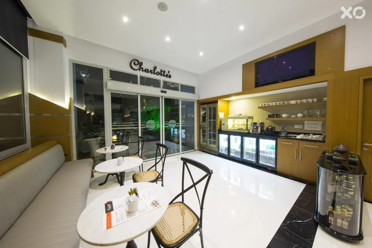 Marina Hotel & Suites