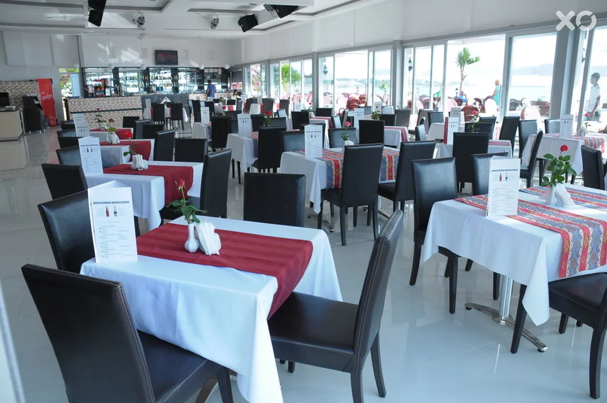 Nova Beach Hotel