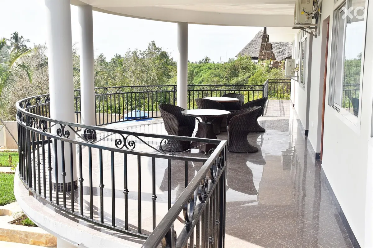 Sea Crest Hotel