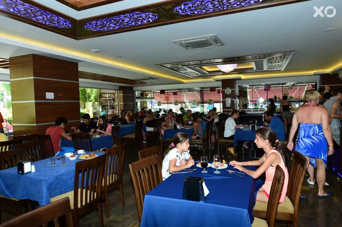 Kleopatra Blue Hawaii Hotel