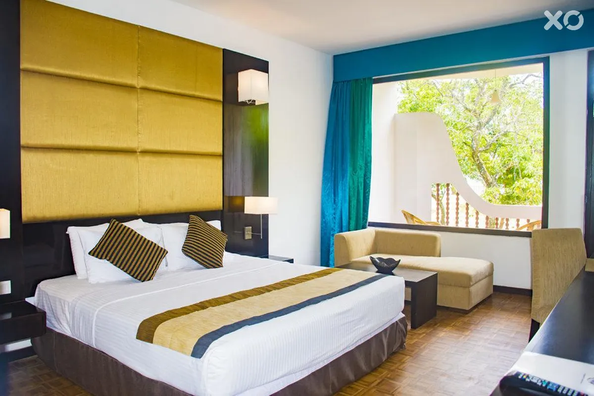 Peacock Beach Hotel