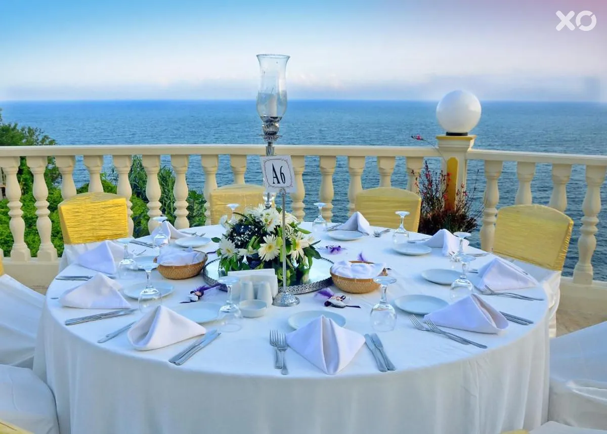 Lara Hotel