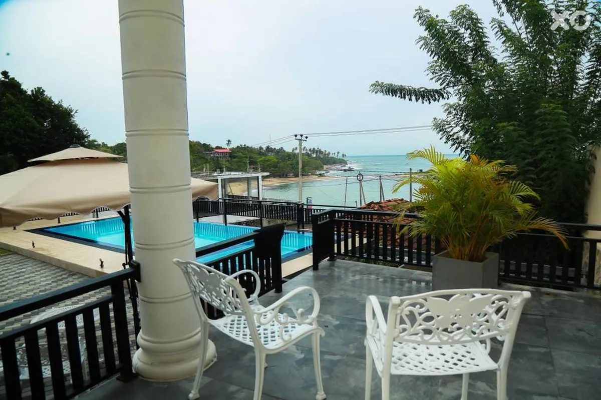 Queens Beach Hotel