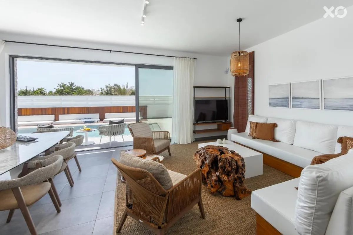 Louis Chris Le Mare Gold Villa