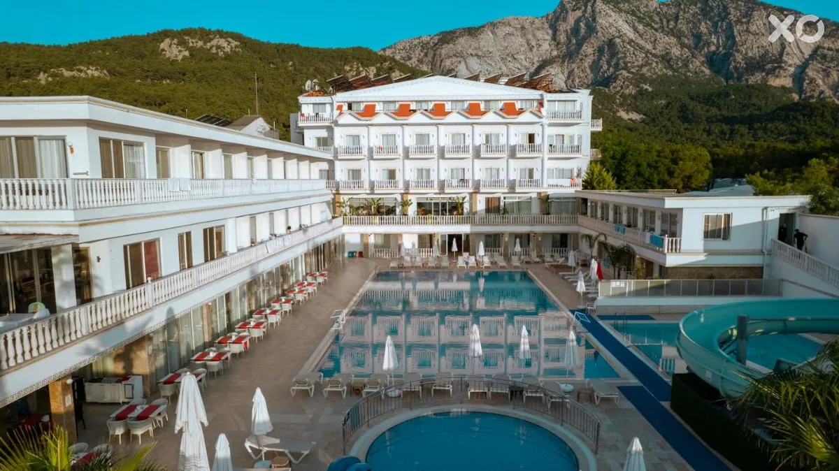 La Perla Hotel
