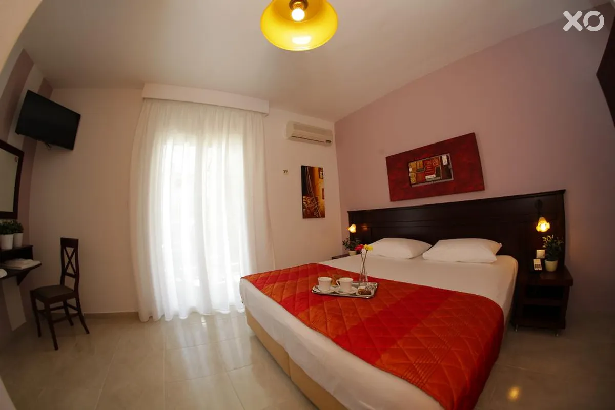 Sarantis Hotel