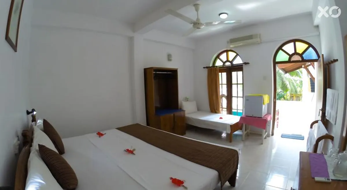 Royal Beach Hotel & Restaurant