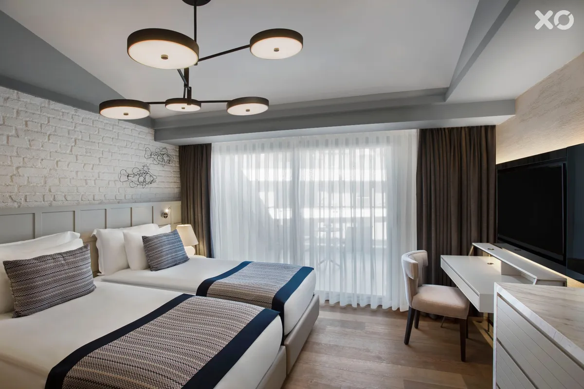 Acanthus Cennet Barut Collection