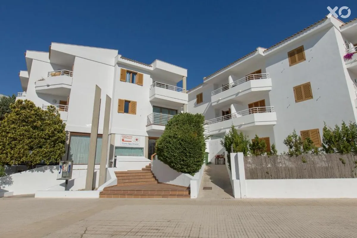 Flora Apartments