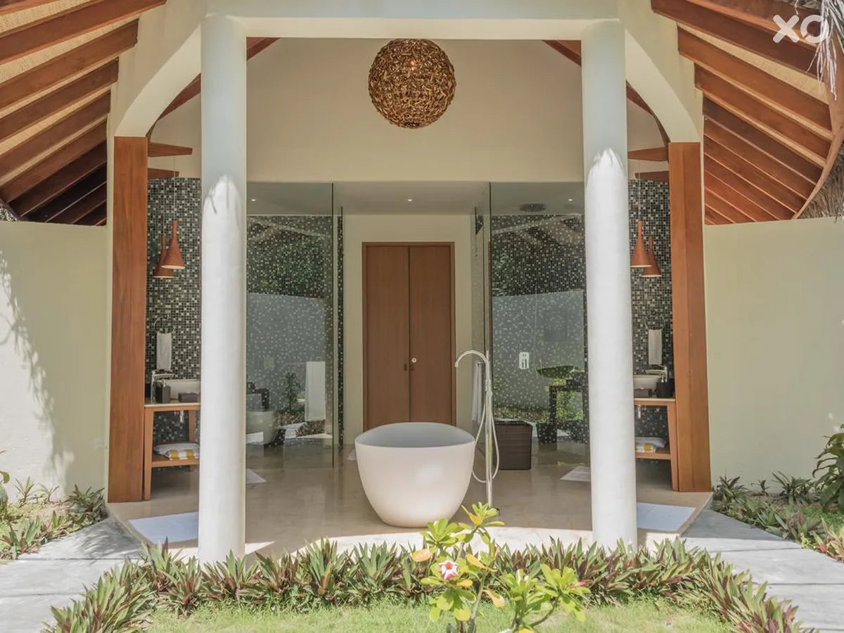 Furaveri Island Resort & Spa