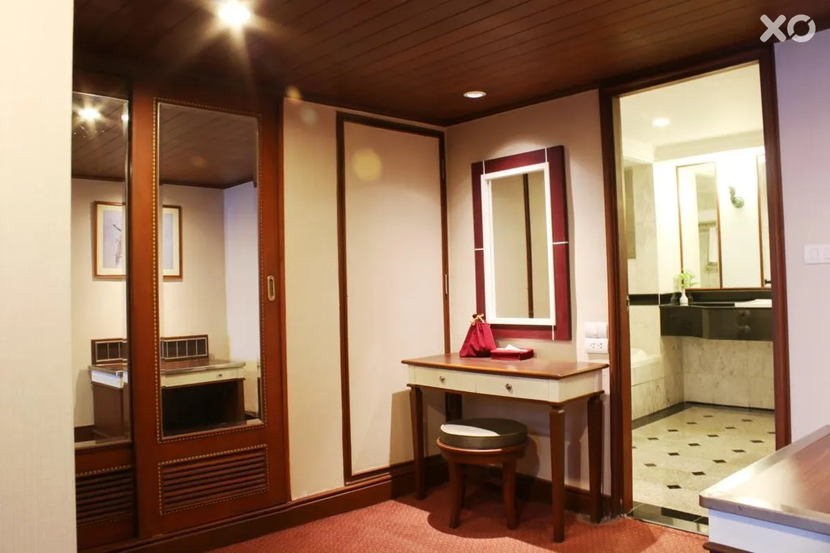 Golden Tulip Sovereign Hotel