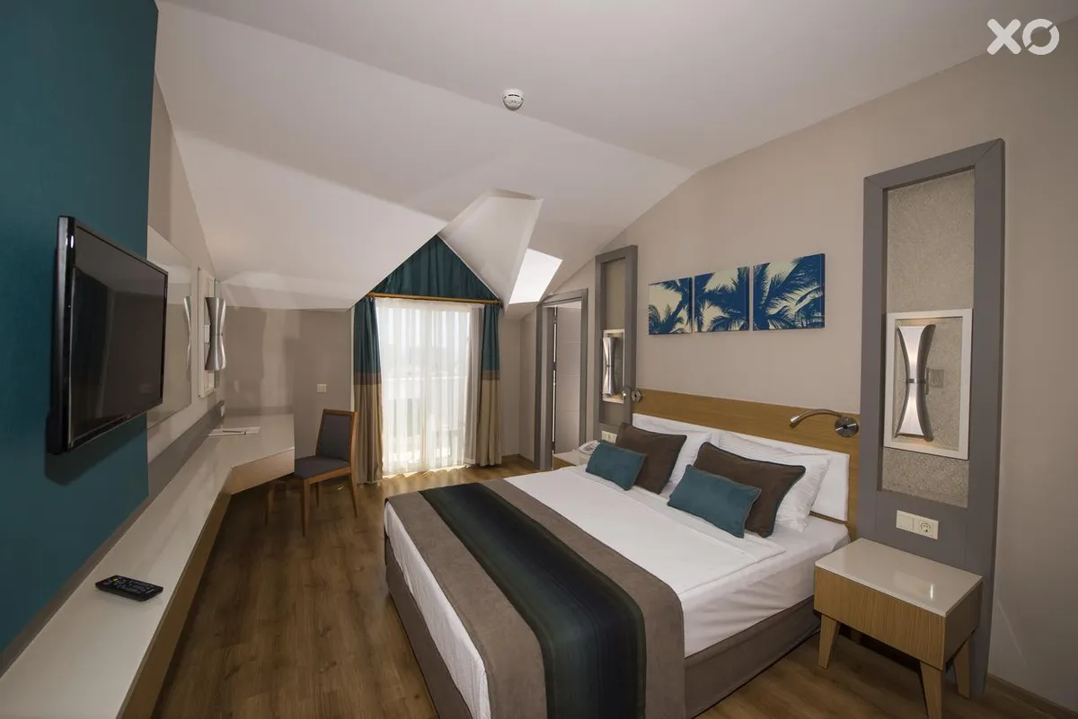 Palm World Resort & Spa Side