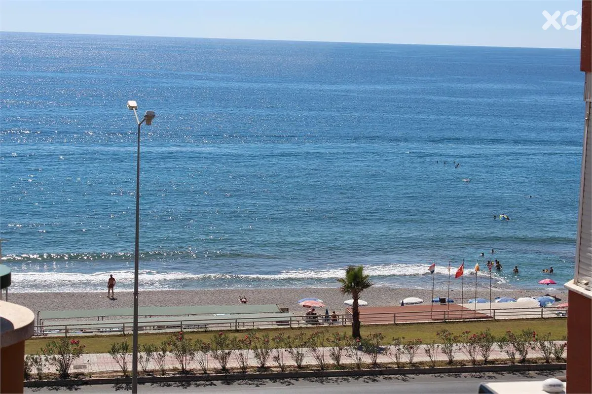 Gold Twins Family Beach Hotel