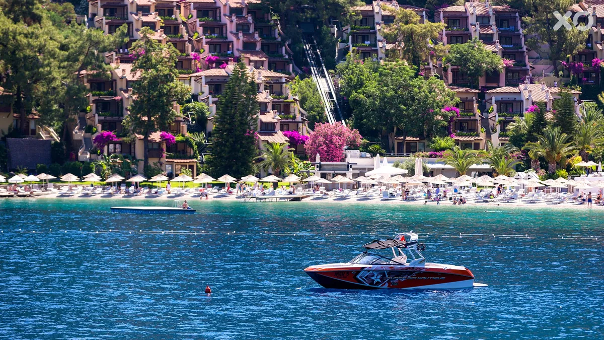Hillside Beach Club