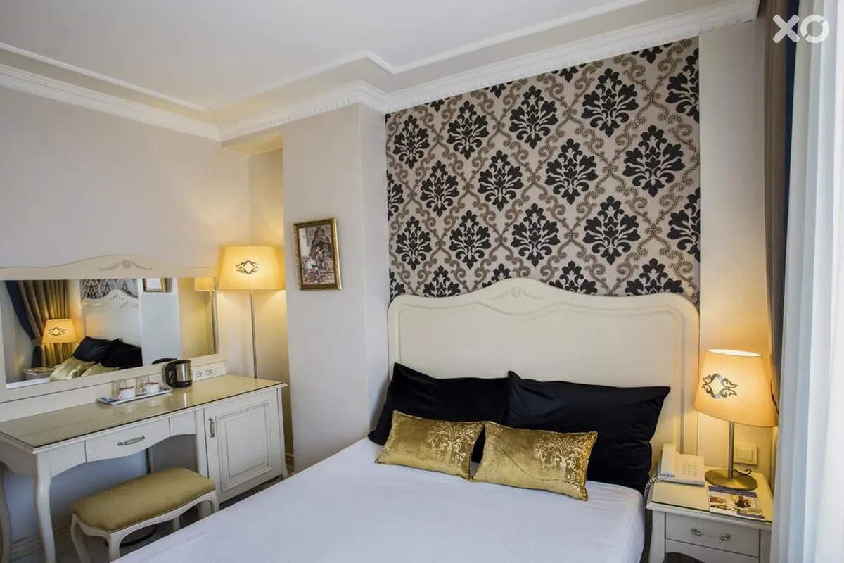 Raymond Hotel