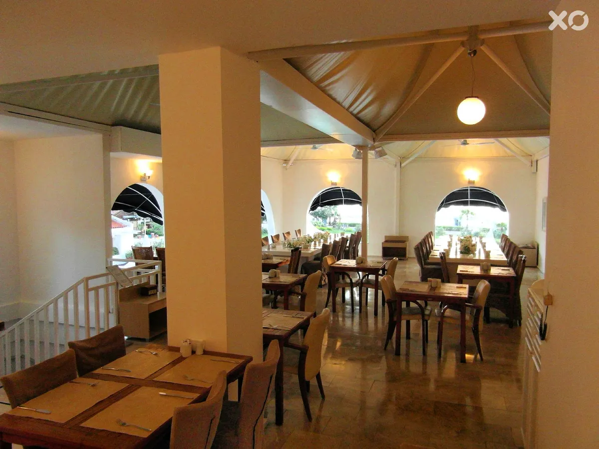 Casa Blanca Beach Hotel