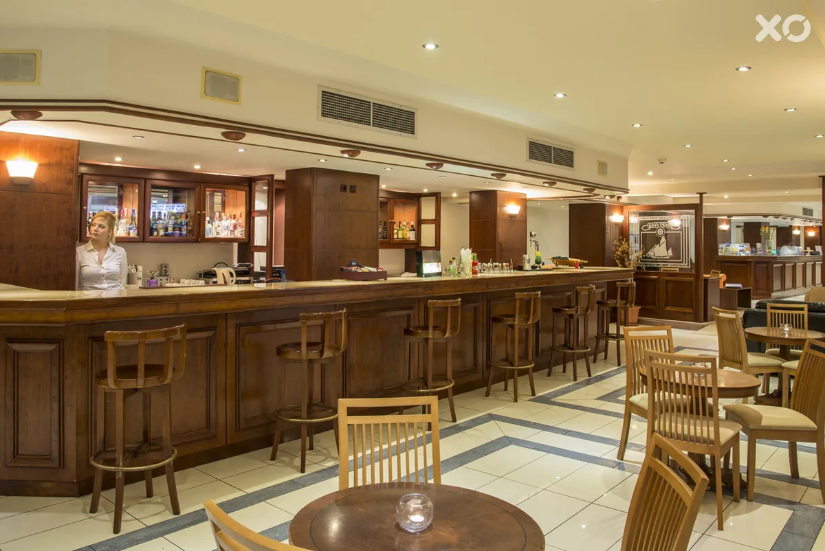 Manousos City Hotel