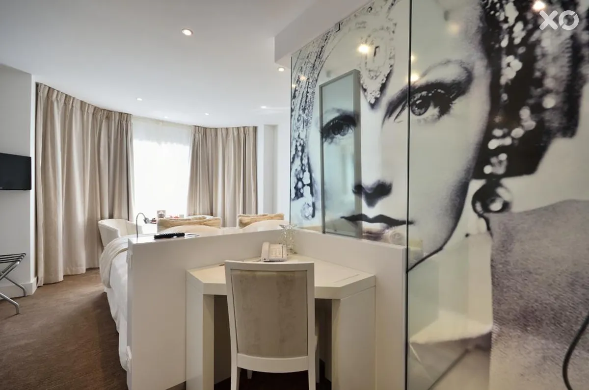 Renoir Hotel