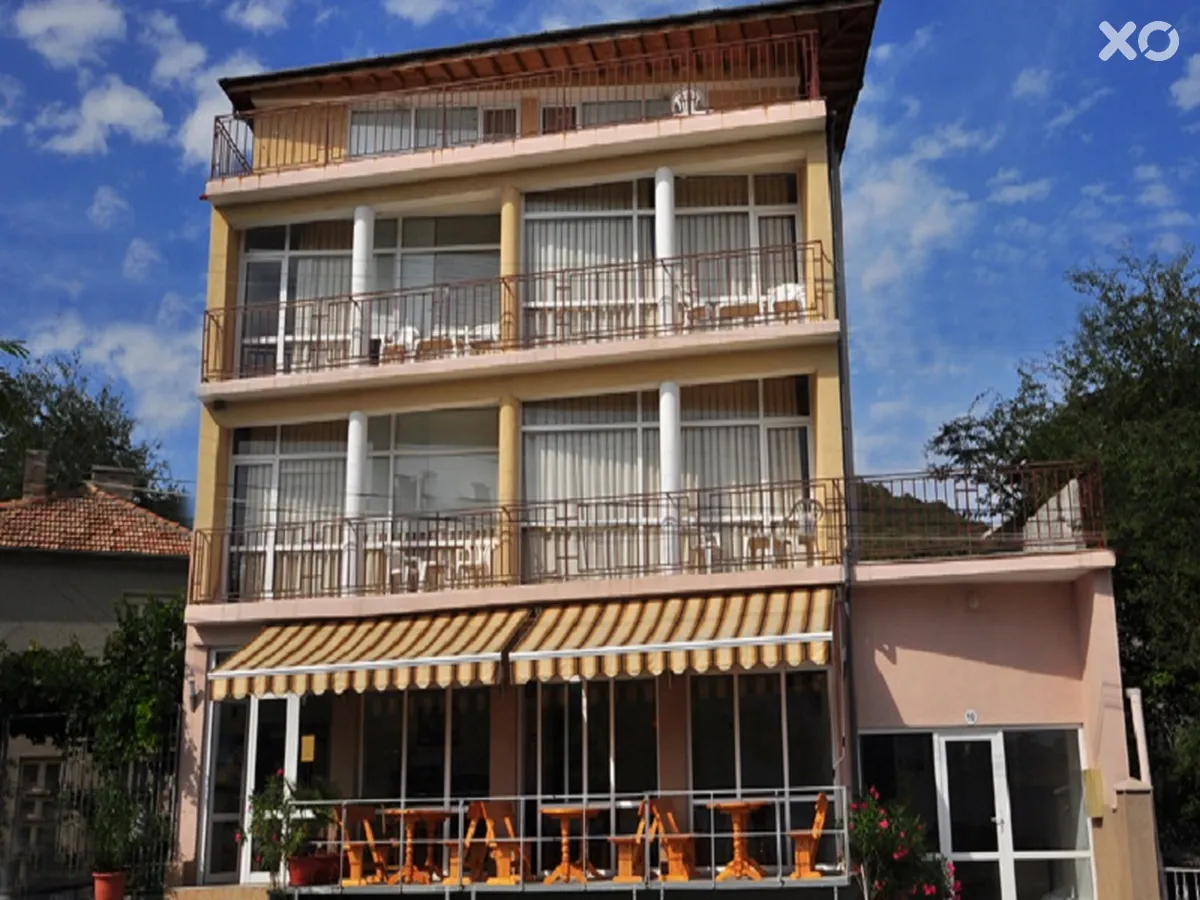 Manolovi Guest House