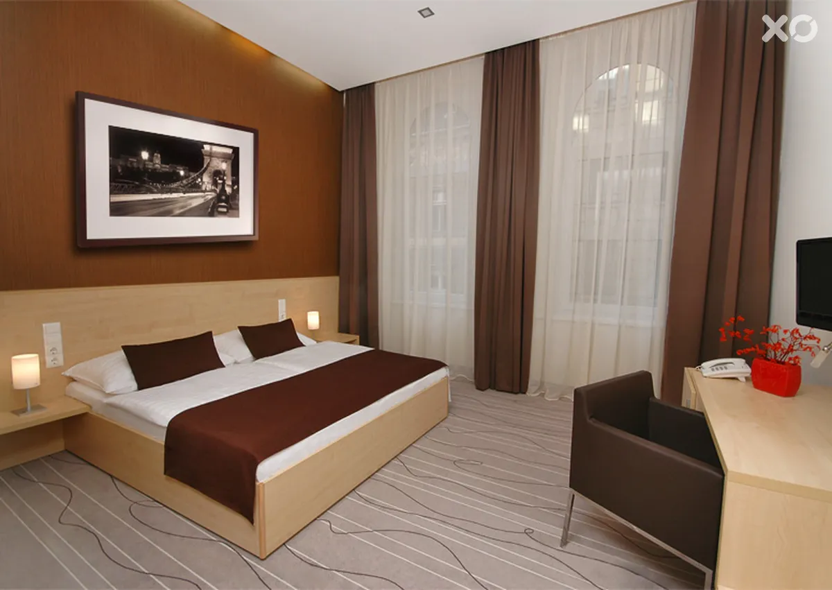 Promenade City Hotel
