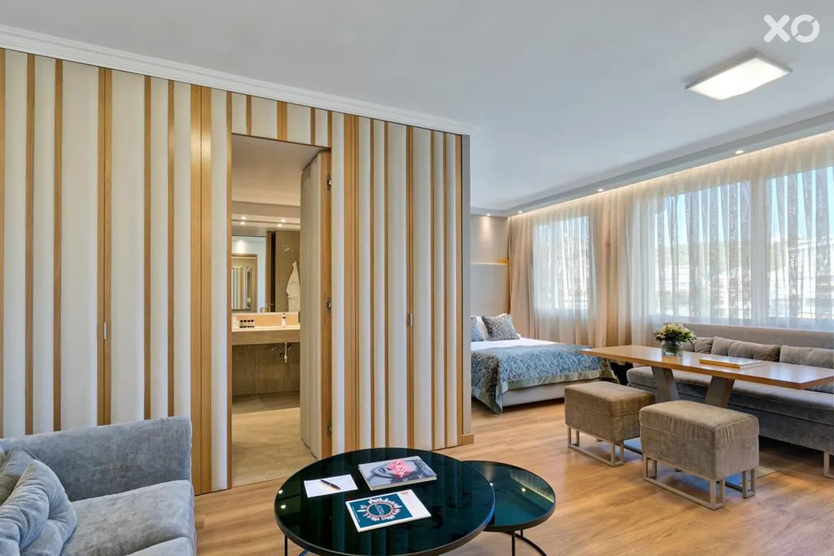 Divani Caravel Hotel