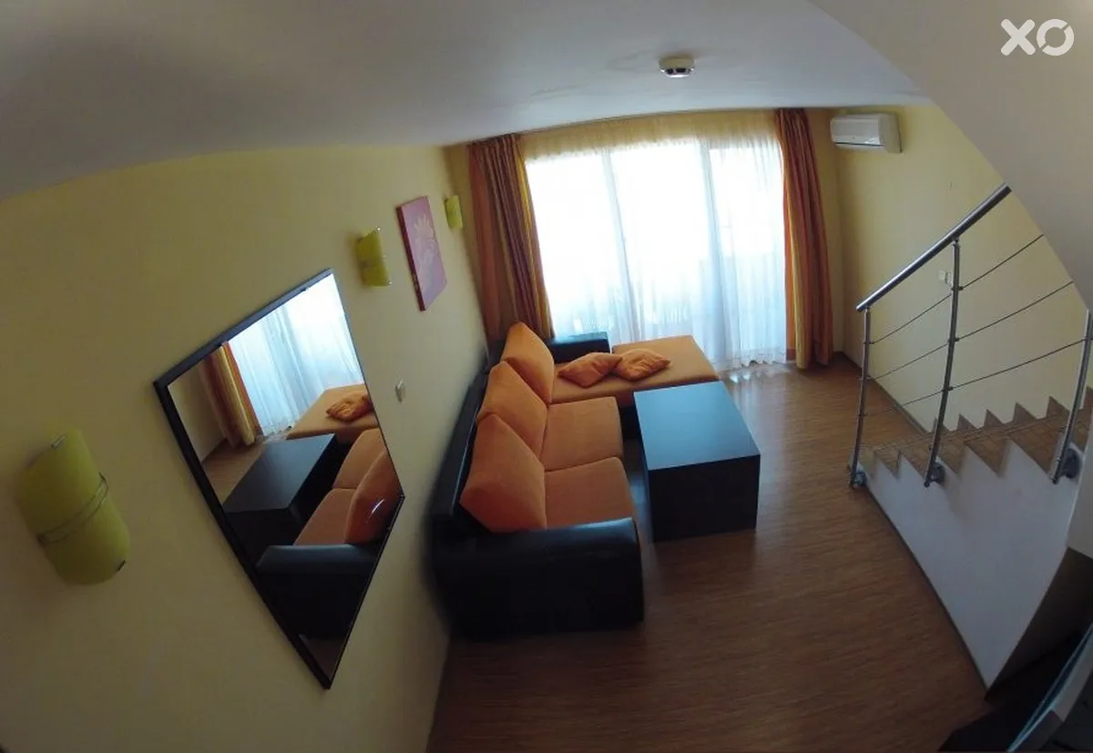Apolis Hotel