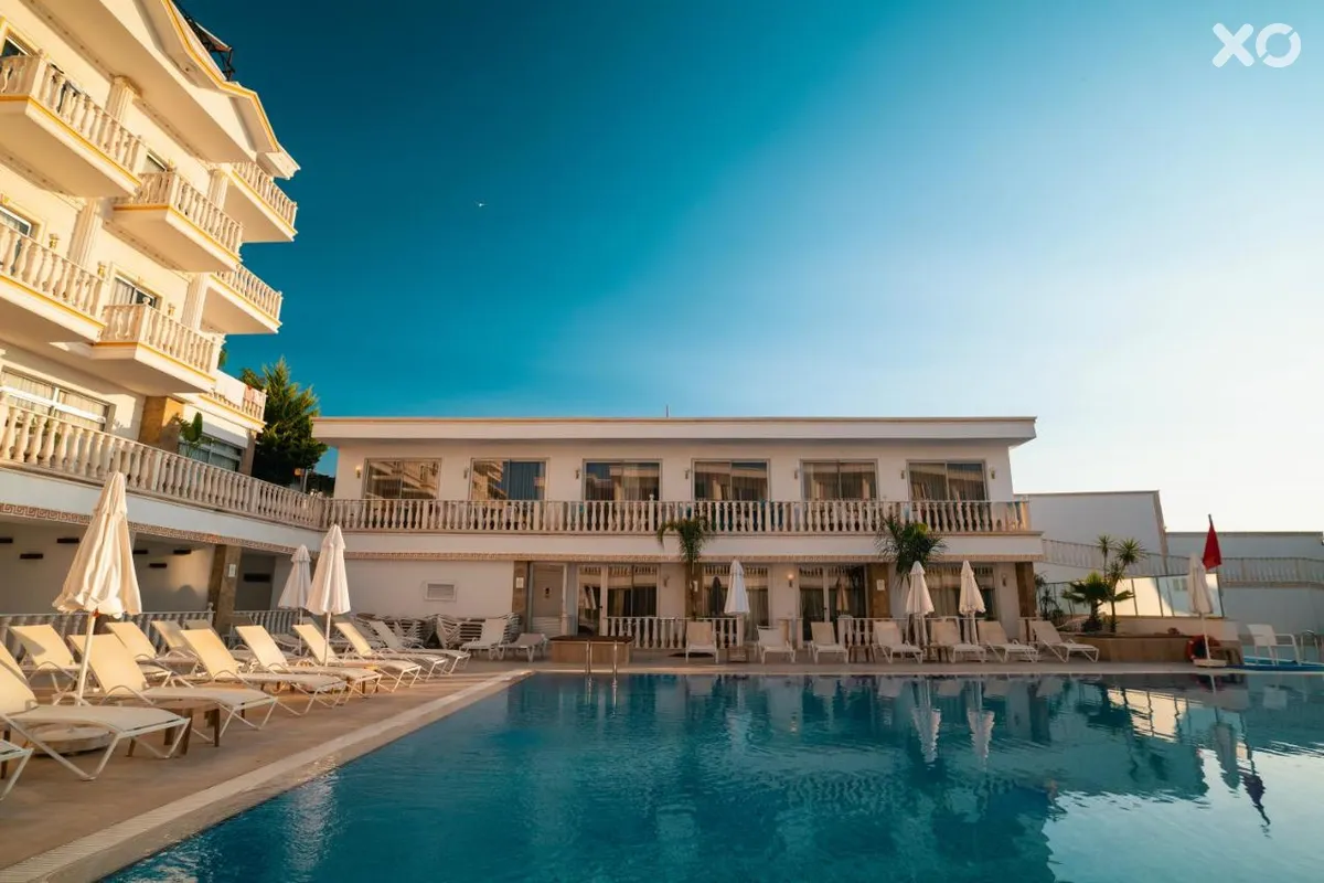 La Perla Hotel