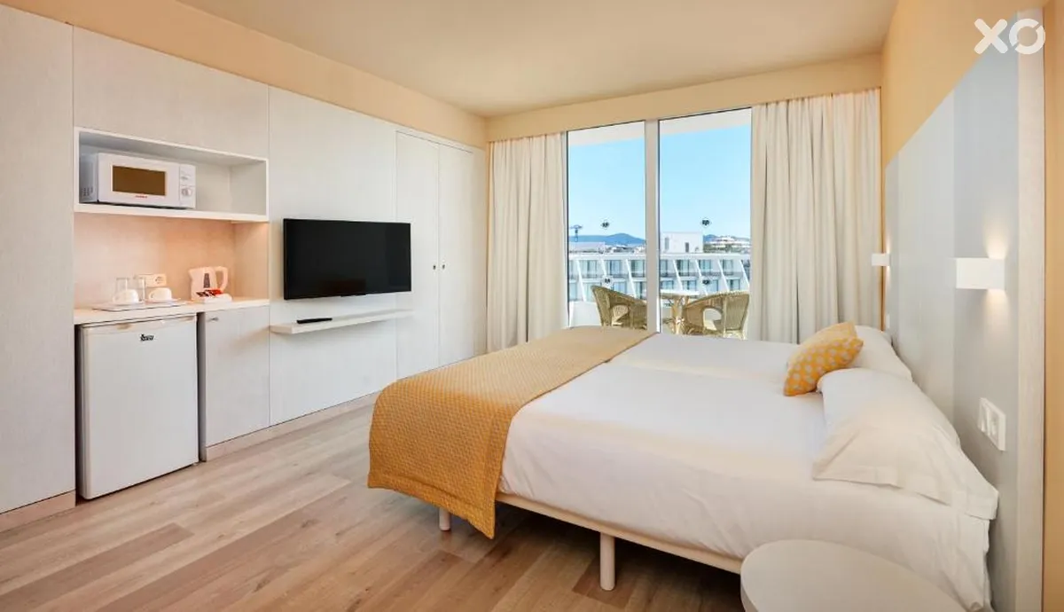 Protur Vista Badia Aparthotel