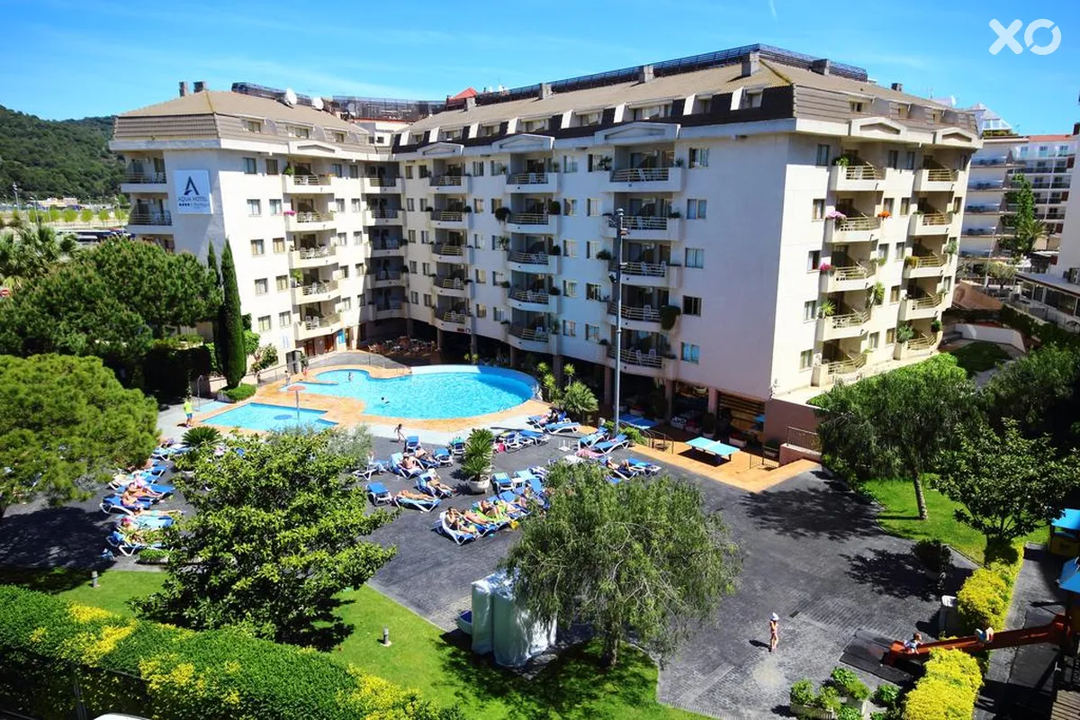 Aqua Hotel Montagut Suites