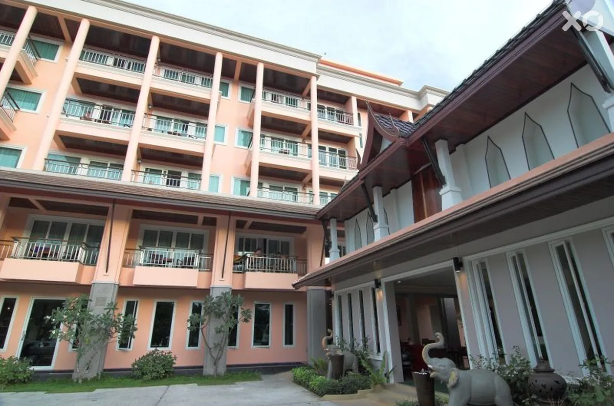 Thanthip Beach Resort