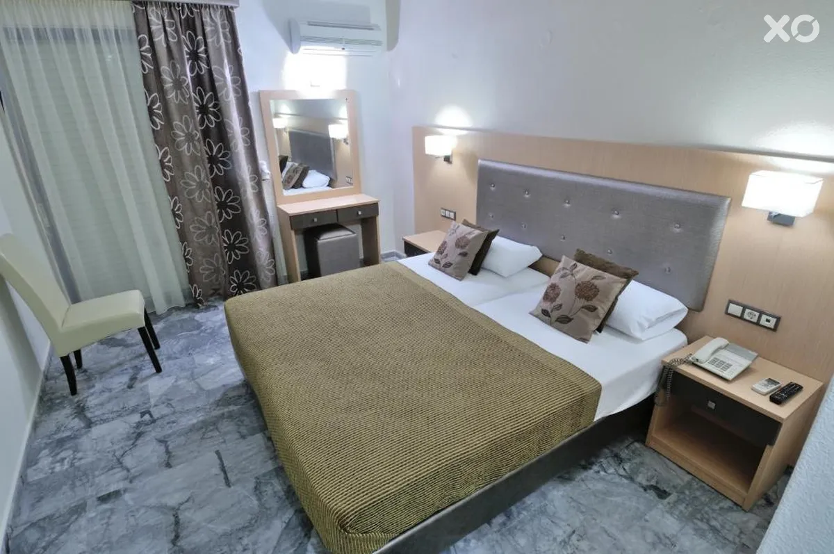 Lintzi Hotel