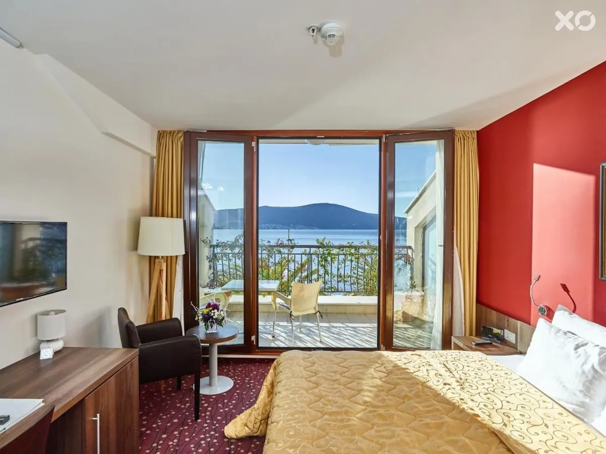 Pine Hotel
