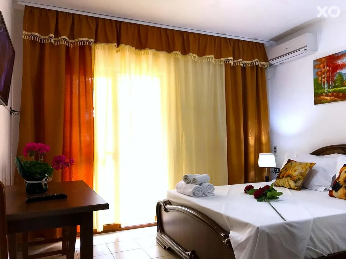 Mali i Robit Hotel & Camping