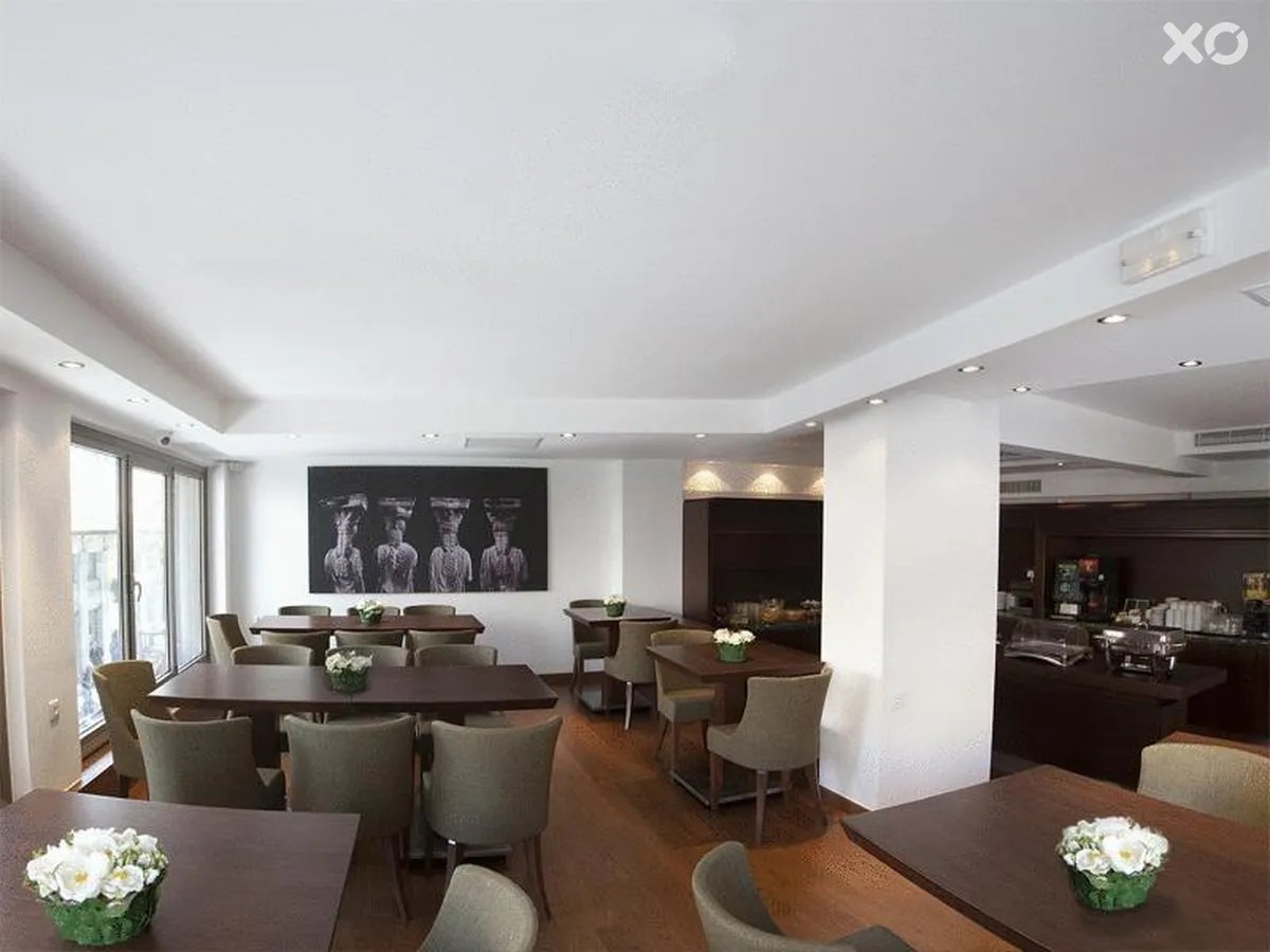 Plaka Hotel