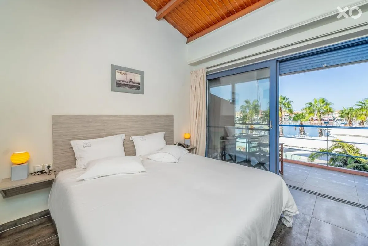Ianos Hotel