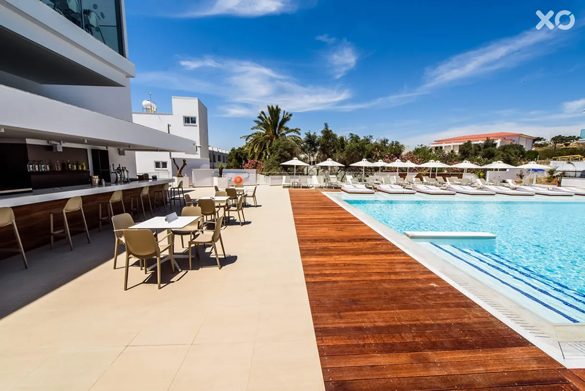 Eleana Hotel