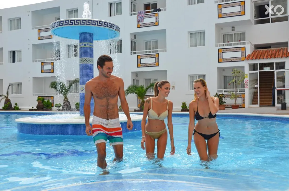 Vibra Tropical Garden Apartments